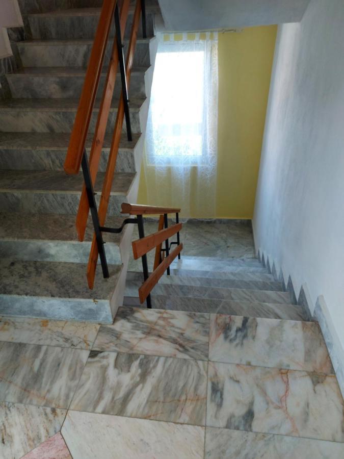 Guest House Nikolovi Lozenets Exterior foto